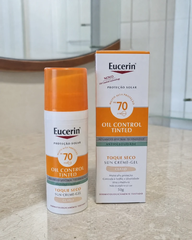 Eucerin Protetor Solar Facial Oil Control Cor Clara FPS 70 50ml (Amazon)