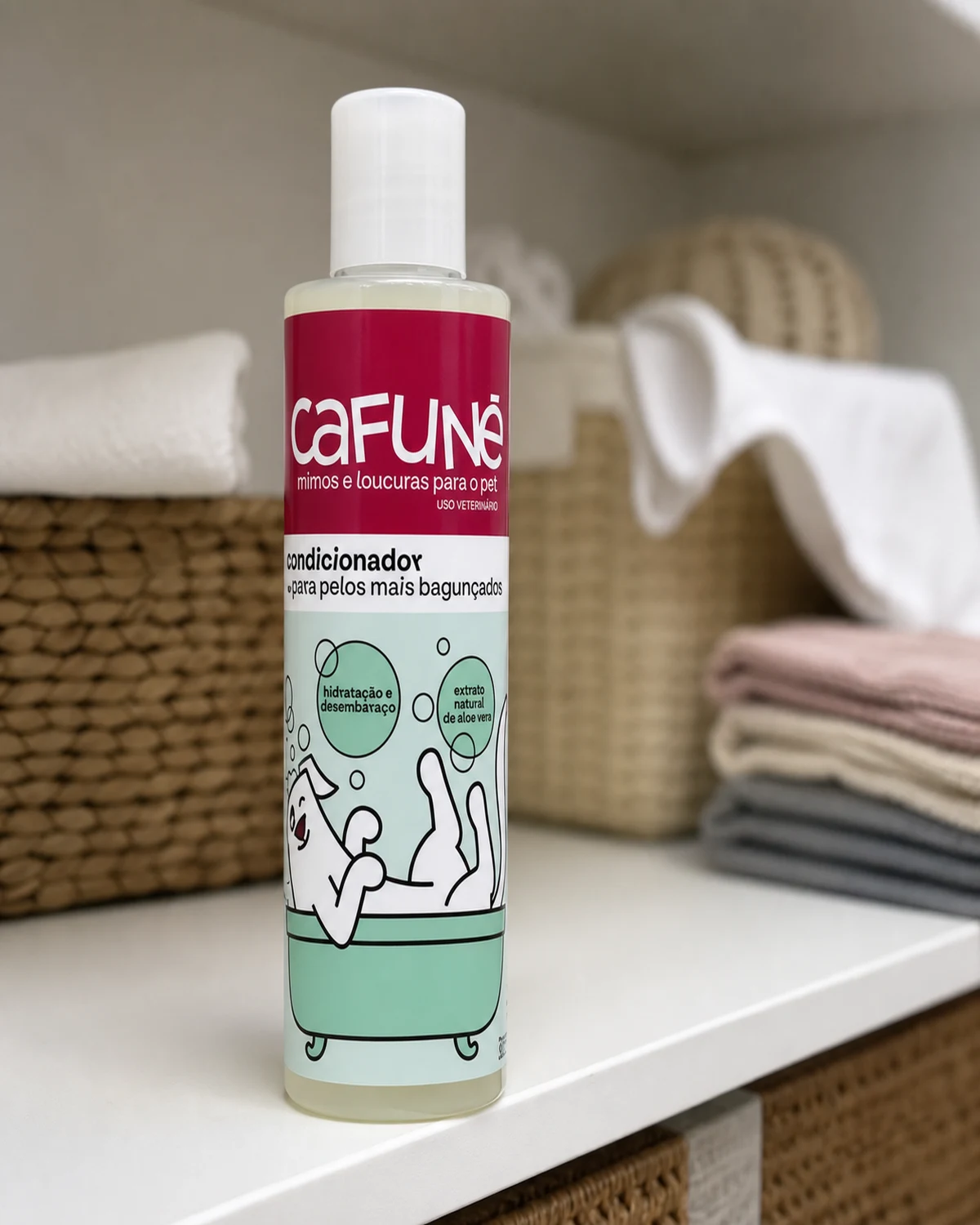 Condicionador Cafuné Hidratação e Desembaraço para cães e gatos, frasco de 300ml