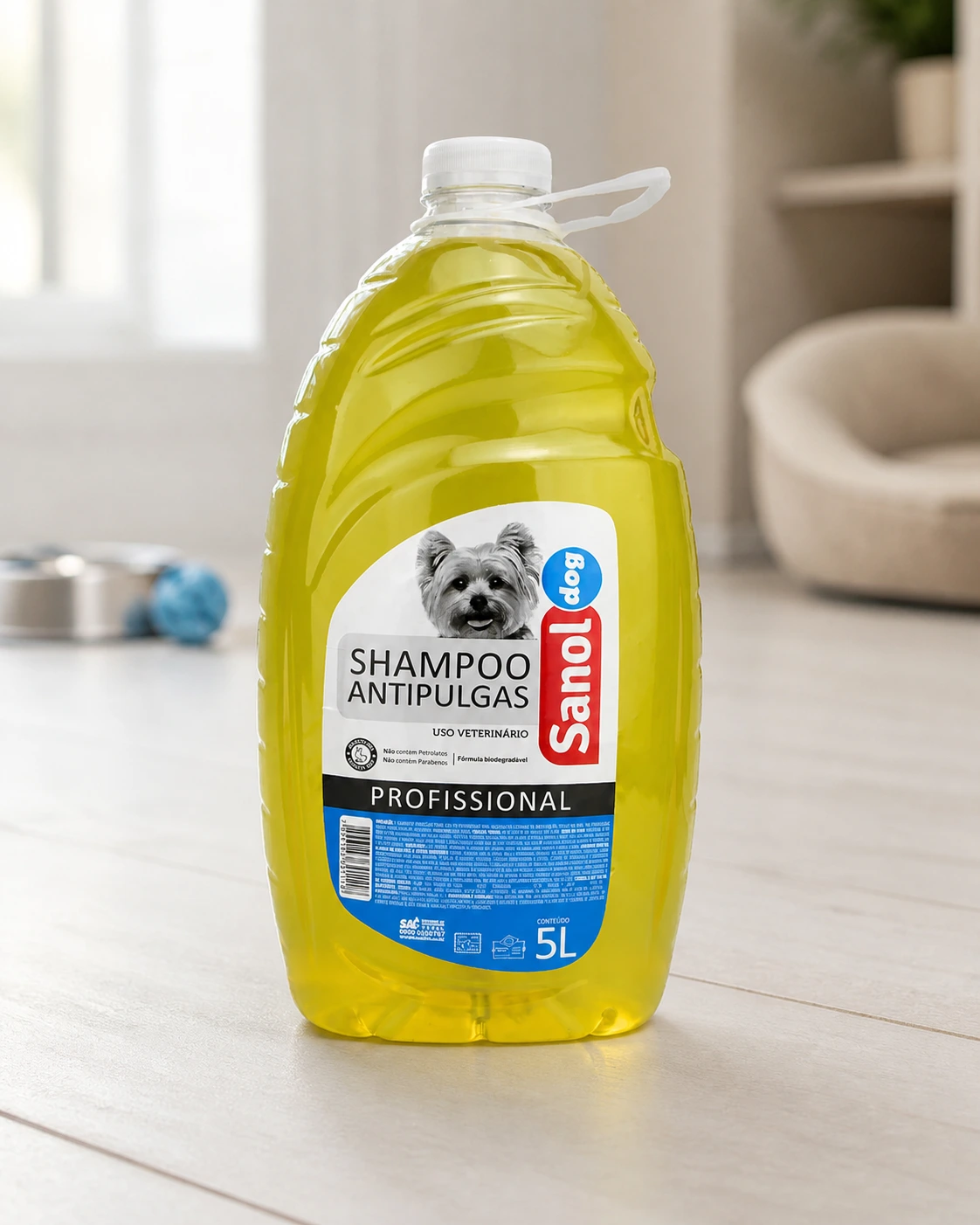 Shampoo antipulgas Sanol Dog para cães, galão amarelo de 5 litros